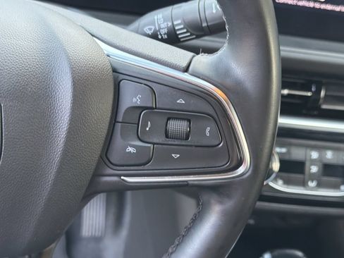 Used 2025 Buick Envista Sport Touring w/ Convenience I Package FWD image 25