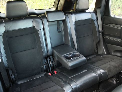 Used 2016 Jeep Grand Cherokee SRT AWD/4WD image 25