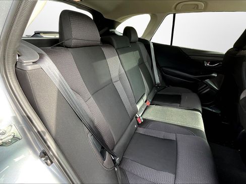 Used 2021 Subaru Outback Premium image 17