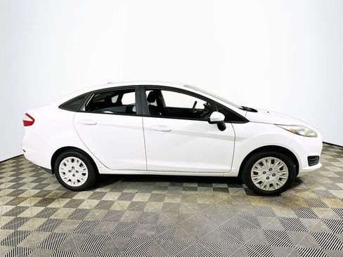Used 2017 Ford Fiesta S image 2