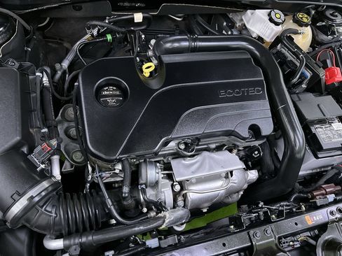 Used 2023 Chevrolet Malibu LT FWD image 29