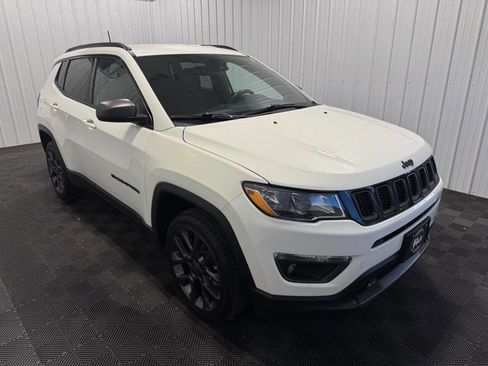 Used 2021 Jeep Compass Latitude w/ Driver Assistance Group AWD/4WD image 2