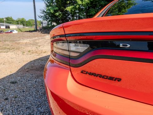 Used 2017 Dodge Charger R/T RWD image 10