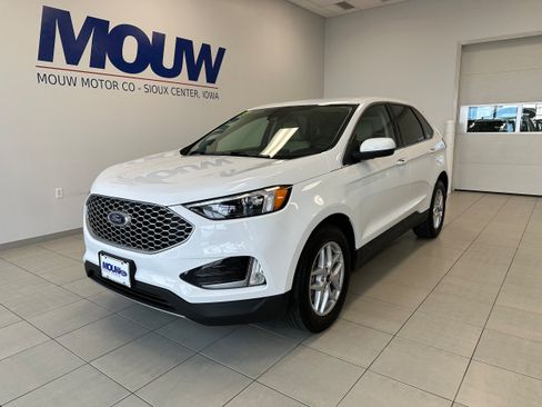 Used 2023 Ford Edge SEL w/ Convenience Package AWD/4WD image 2
