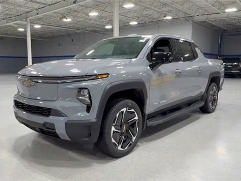 New 2026 Chevrolet Silverado EV LT image 18