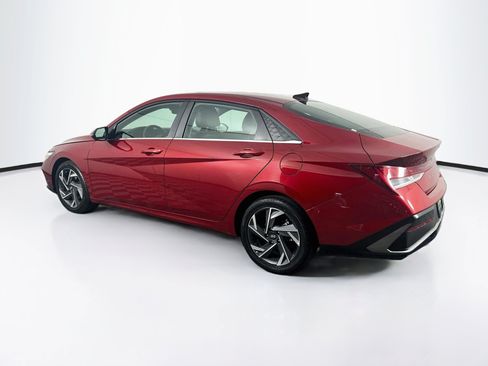 Used 2025 Hyundai Elantra Limited FWD image 5