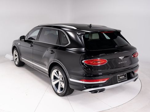 Certified 2024 Bentley Bentayga Extended Wheelbase image 3