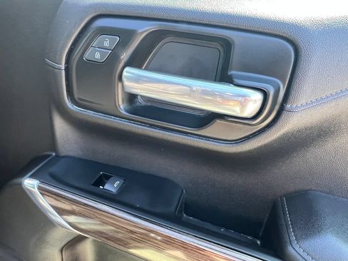 Used 2022 Chevrolet Silverado 1500 RST w/ LPO, Blackout Package AWD/4WD image 18
