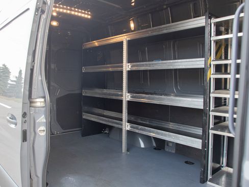 Used 2023 Mercedes-Benz Sprinter 2500 image 13