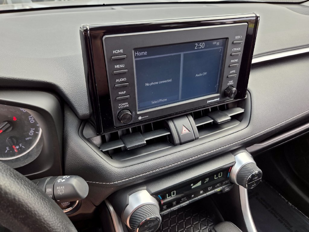 Certified 2022 Toyota RAV4 XLE FWD image 21