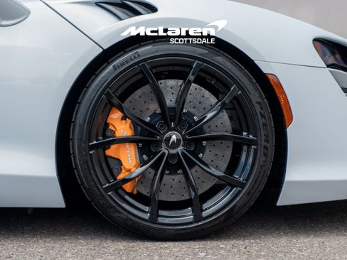 Used 2023 McLaren Artura RWD image 30