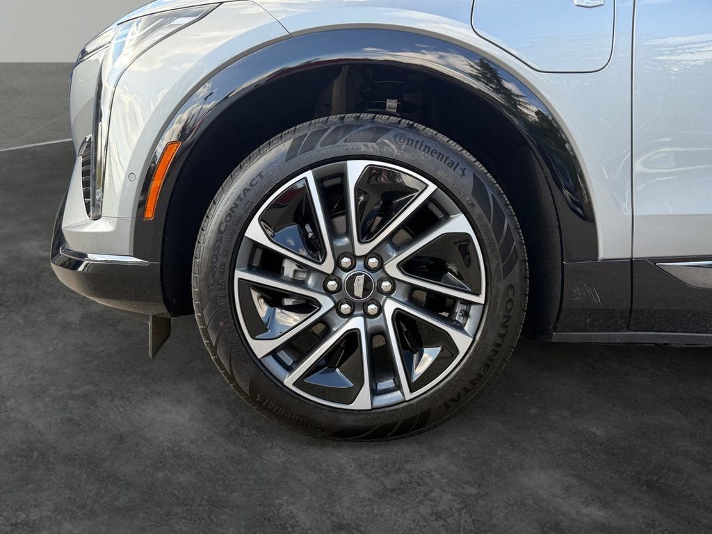 Used 2025 Cadillac Optiq Sport 2 AWD/4WD image 4