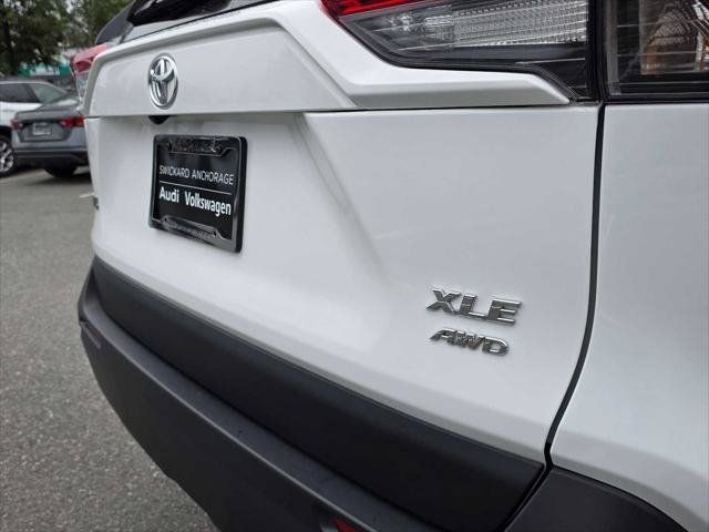 Used 2025 Toyota RAV4 XLE AWD/4WD image 14