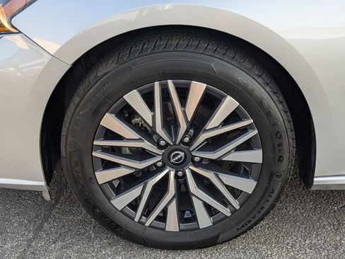 Used 2024 Nissan Altima 2.5 SV image 28