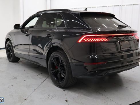 Used 2022 Audi Q8 Premium image 8
