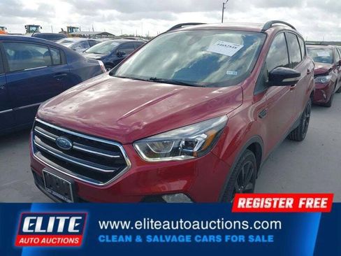 Used 2017 Ford Escape Titanium image 3