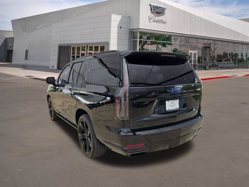 Certified 2026 Cadillac Escalade Platinum Sport w/ LPO, Floor Liner Package AWD/4WD image 4