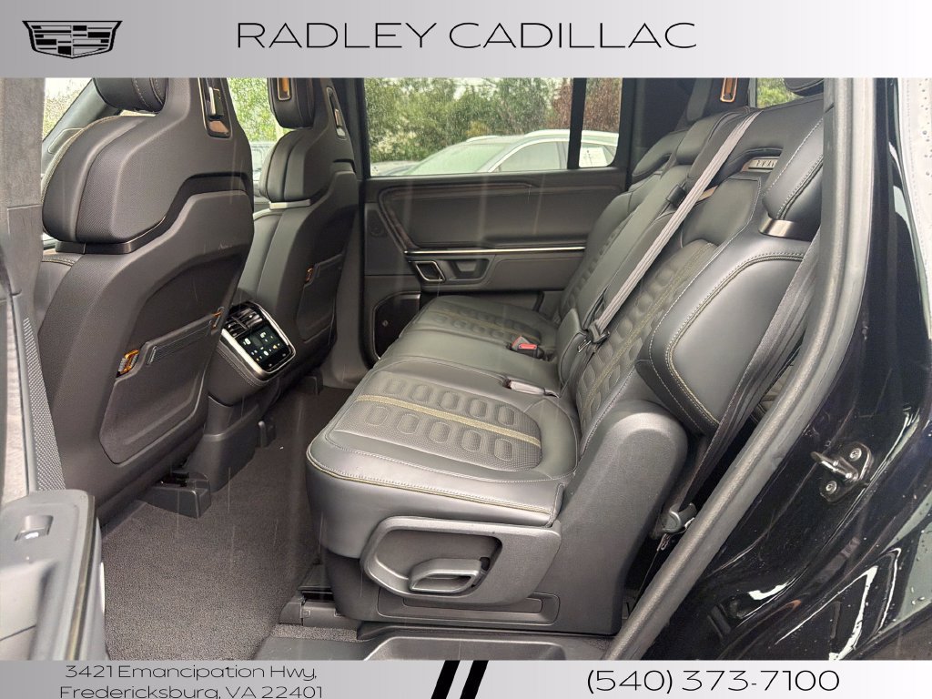 Used 2024 Rivian R1S Adventure Dual AWD/4WD image 10