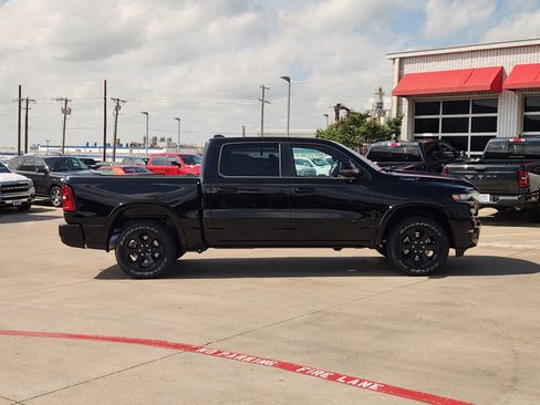 New 2026 RAM 1500 4x4 Crew Cab image 7