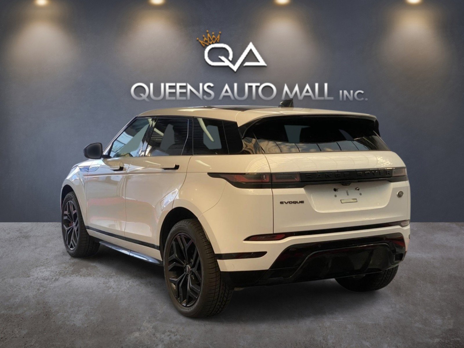 Used 2023 Land Rover Range Rover Evoque R-Dynamic SE AWD/4WD image 4