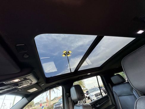 Used 2023 GMC Yukon XL Denali RWD image 31