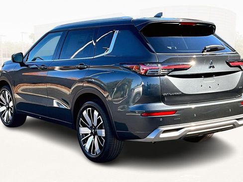 New 2026 Mitsubishi Outlander SEL FWD image 3