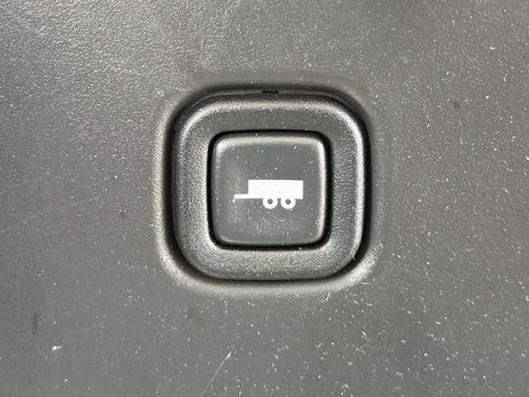 Certified 2025 Chevrolet Express 3500 LT w/ LT Preferred Equipment Group RWD image 14