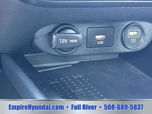 Used 2022 Hyundai Elantra SEL w/ Convenience + Premium Package FWD image 24