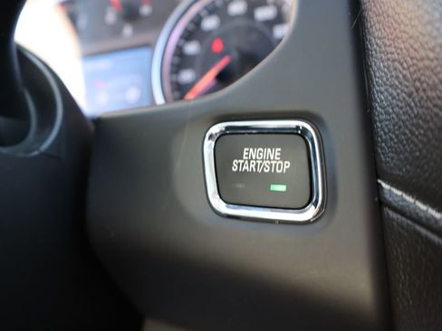 Used 2023 GMC Acadia SLE w/ Driver Convenience Package image 19