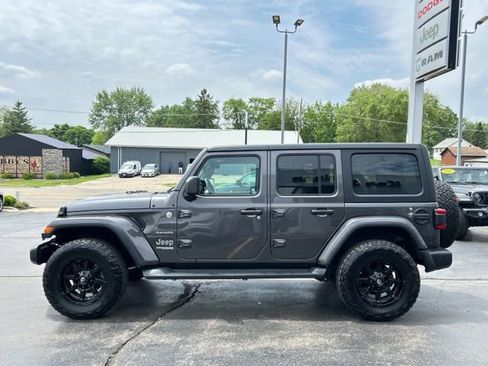 Used 2020 Jeep Wrangler Unlimited Sahara AWD/4WD image 6