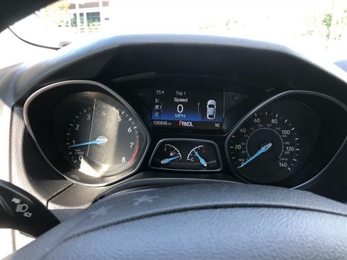 Used 2015 Ford Focus SE FWD image 11