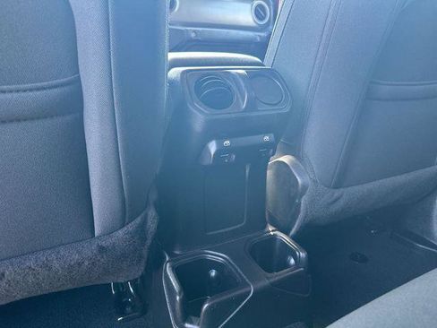 Certified 2022 Jeep Gladiator Sport AWD/4WD image 22