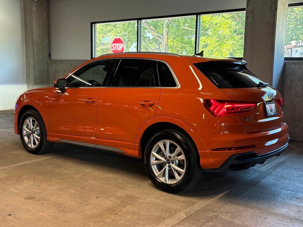 Used 2025 Audi Q3 2.0T Premium Plus w/ Premium Plus Package AWD/4WD image 3