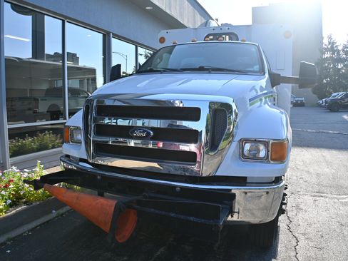 Used 2015 Ford F650 2WD Regular Cab Super Duty image 3