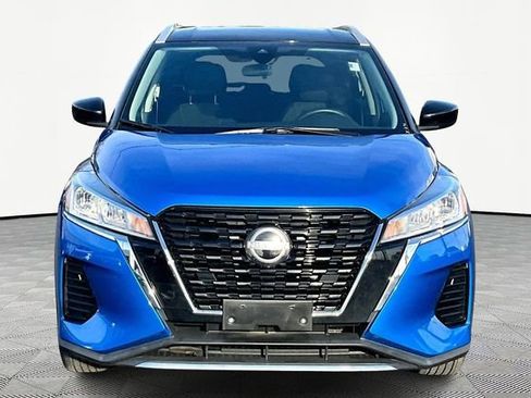 Used 2024 Nissan Kicks SV image 2