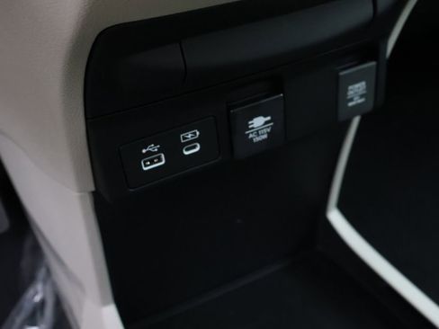 New 2026 Honda Odyssey Touring image 32