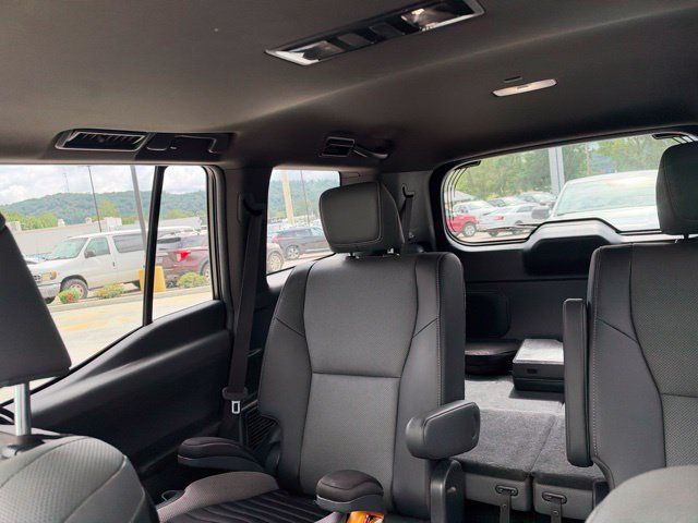 Used 2025 Lexus GX 550 w/ Accessory Package (2T) AWD/4WD image 43