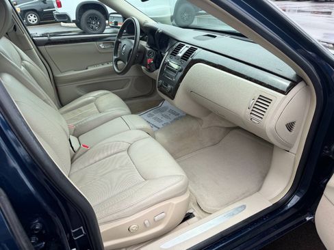 Used 2009 Cadillac DTS w/ Trunk Convenience Package FWD image 14
