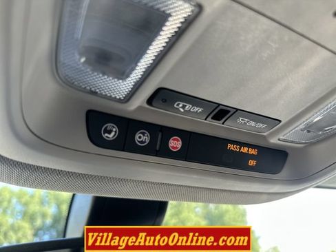 Used 2019 Buick Enclave Essence AWD/4WD image 17