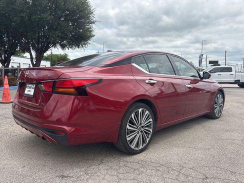 Used 2024 Nissan Altima 2.5 SL FWD image 3