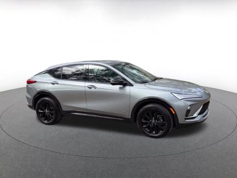 Used 2025 Buick Envista Sport Touring image 4