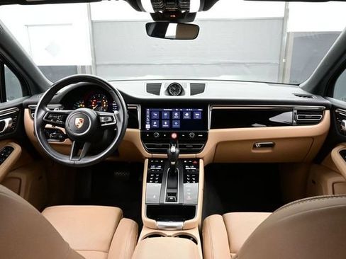 Certified 2022 Porsche Macan AWD/4WD image 20