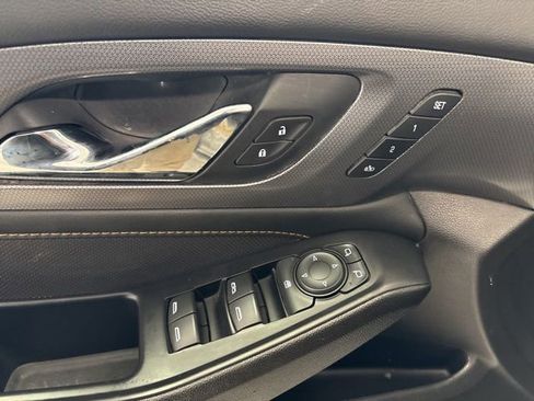 Used 2021 Chevrolet Traverse Premier image 19