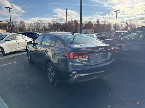 Used 2023 Kia Forte LXS w/ LXS Technology Package image 4