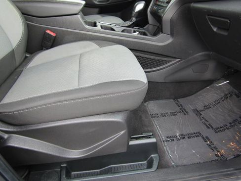 Certified 2019 Ford Escape SE image 10