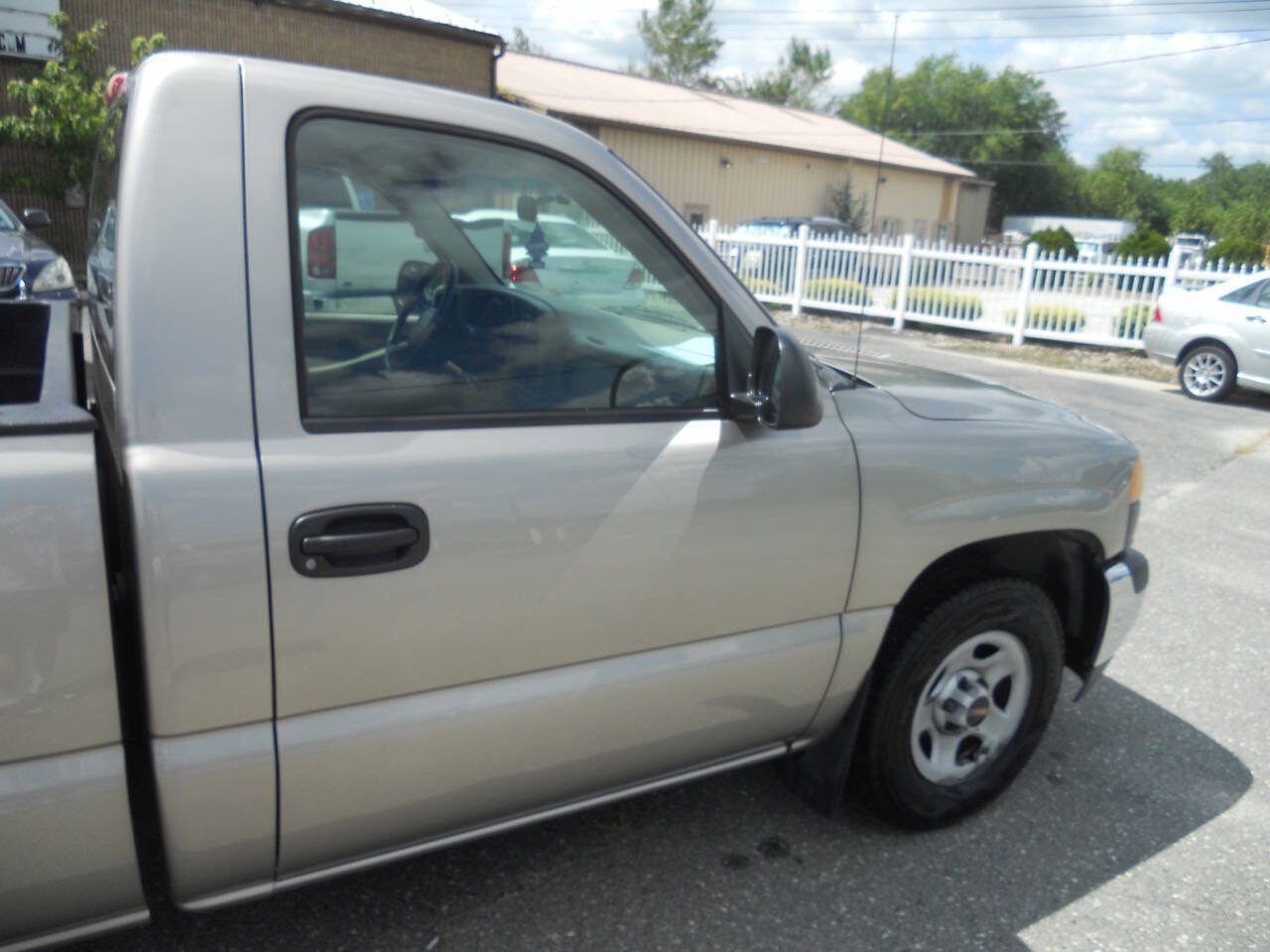 Used 2002 GMC Sierra 1500 2WD Regular Cab image 12