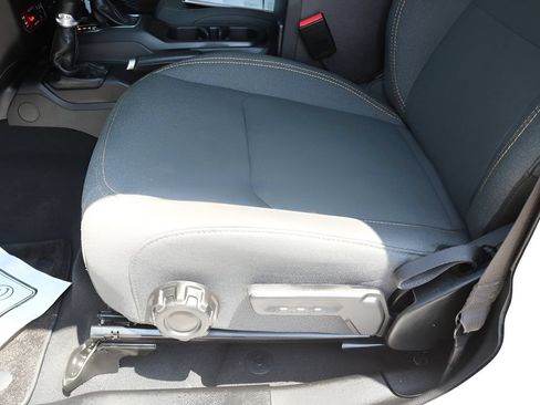 Used 2024 Jeep Gladiator Sport AWD/4WD image 13