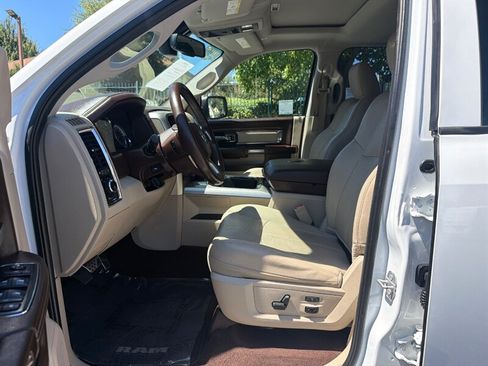 Used 2018 RAM 1500 Laramie w/ Convenience Group AWD/4WD image 15