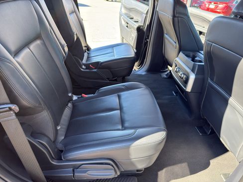 Used 2024 Ford Expedition XLT image 33