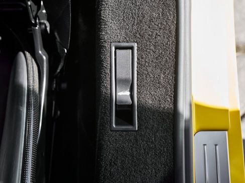 Used 2022 Ferrari SF90 Stradale image 38